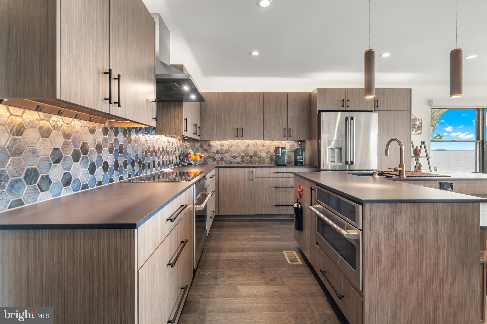 HOLLY NECK - Residential