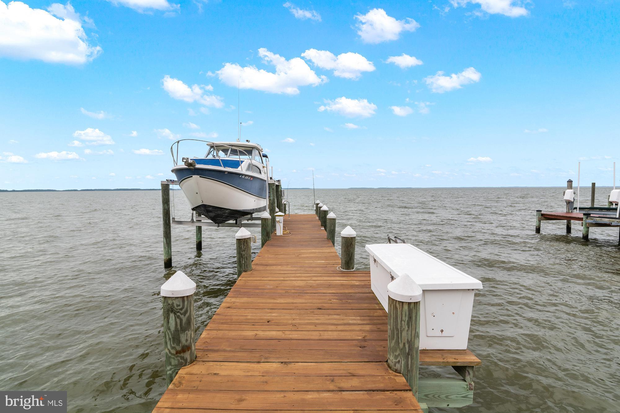 HOLLY NECK - Residential