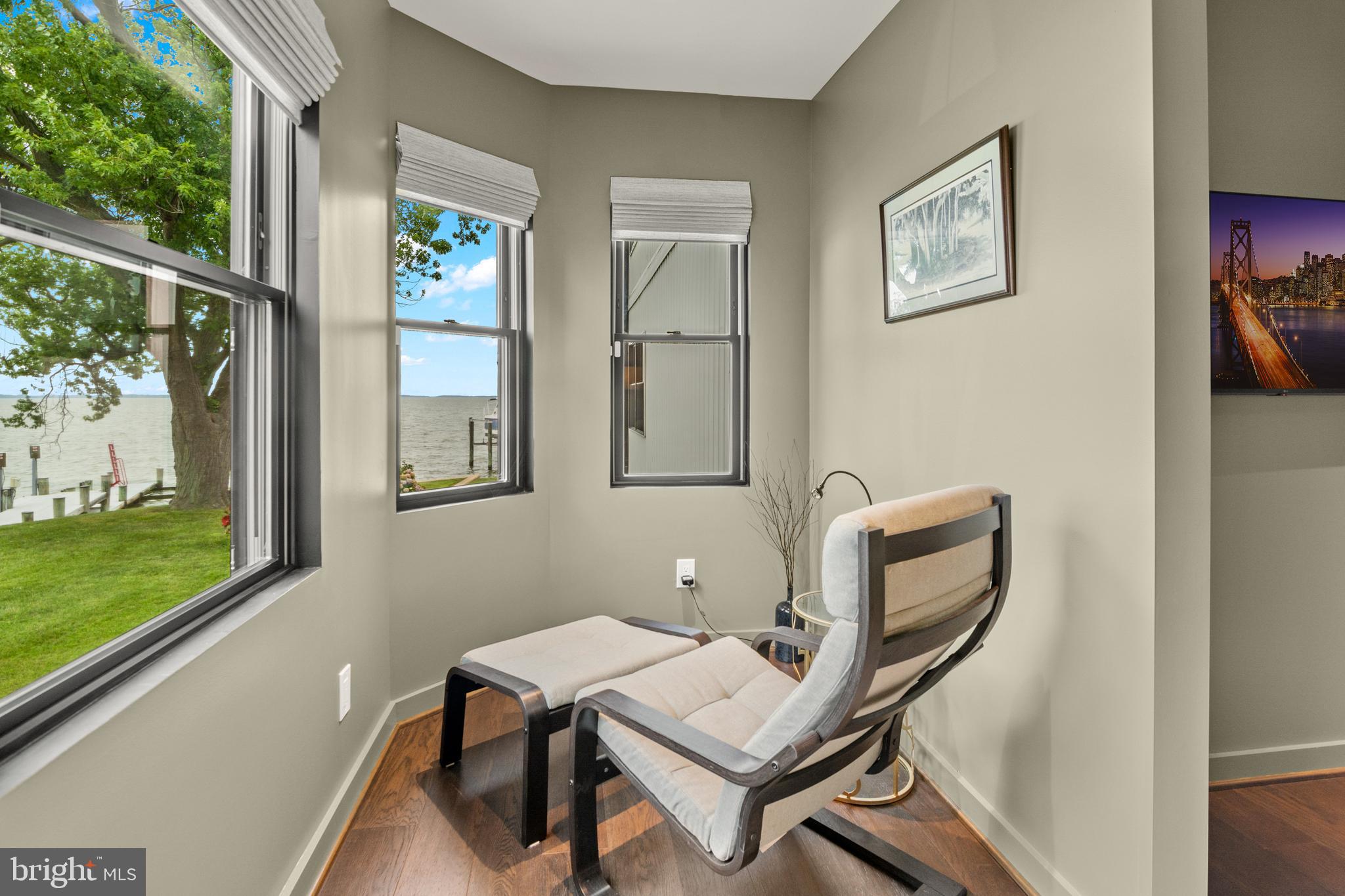 HOLLY NECK - Residential