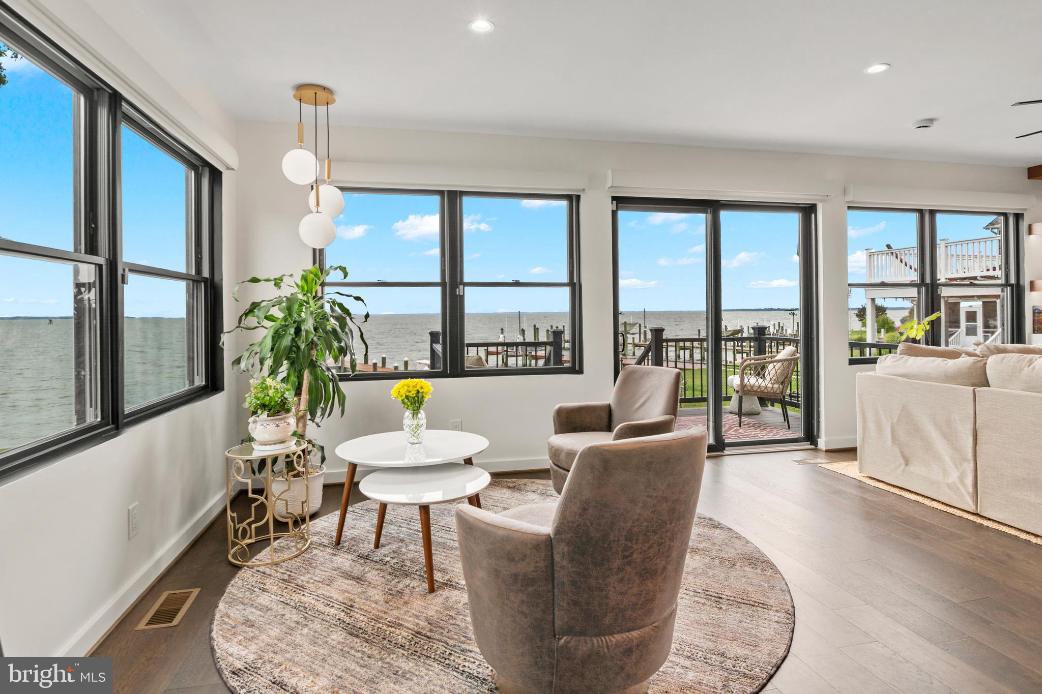 HOLLY NECK - Residential