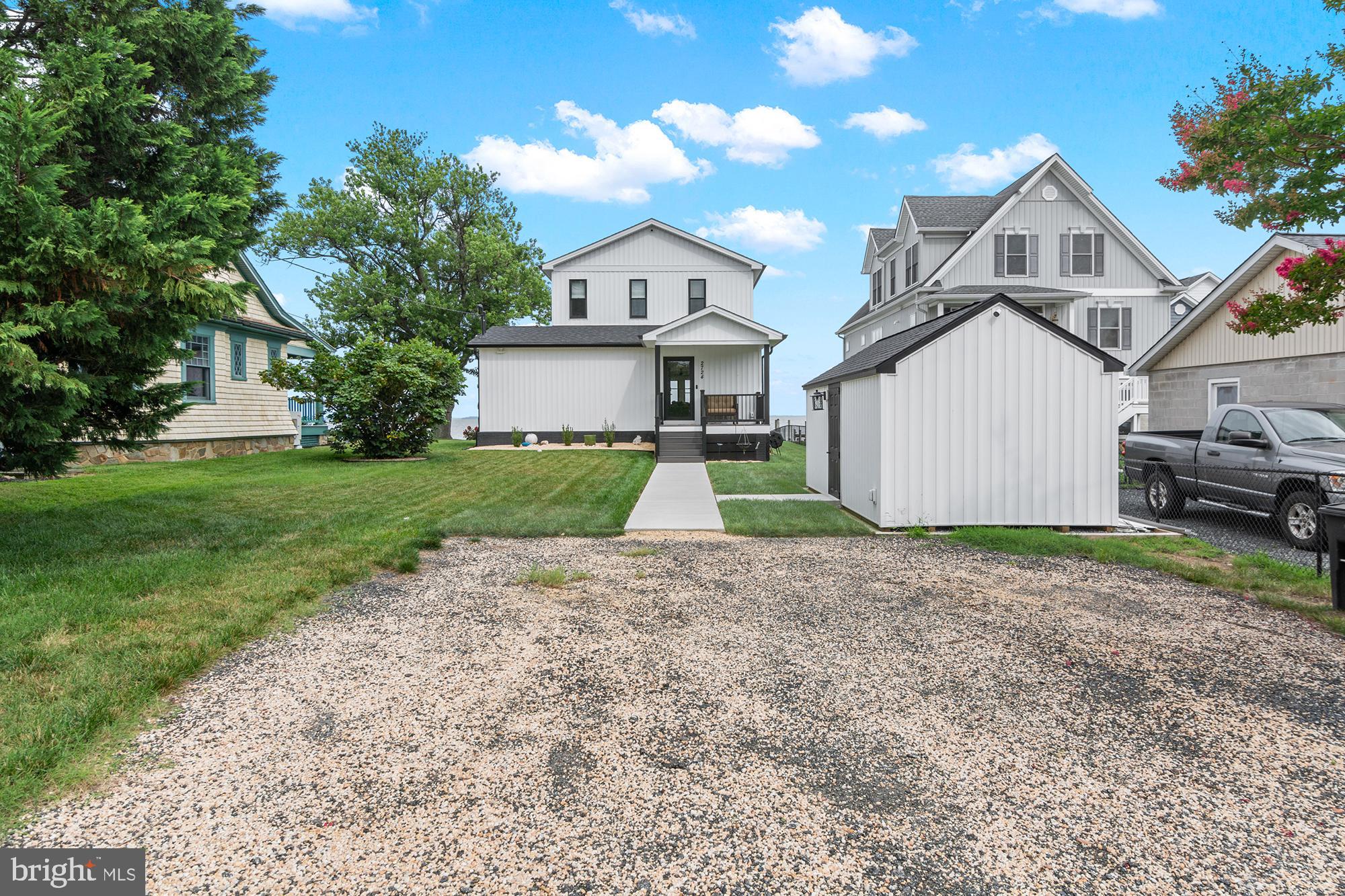 HOLLY NECK - Residential