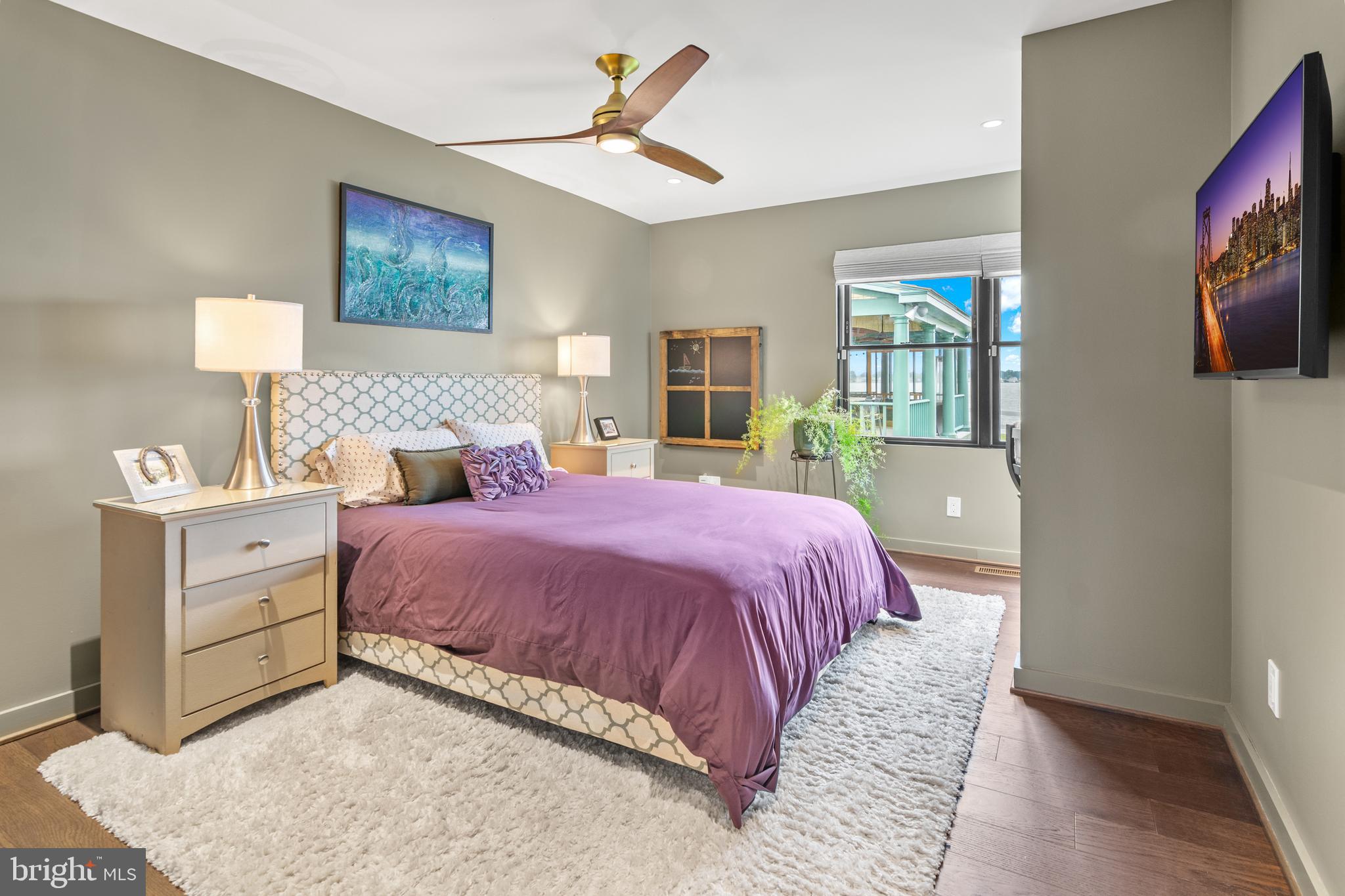 HOLLY NECK - Residential