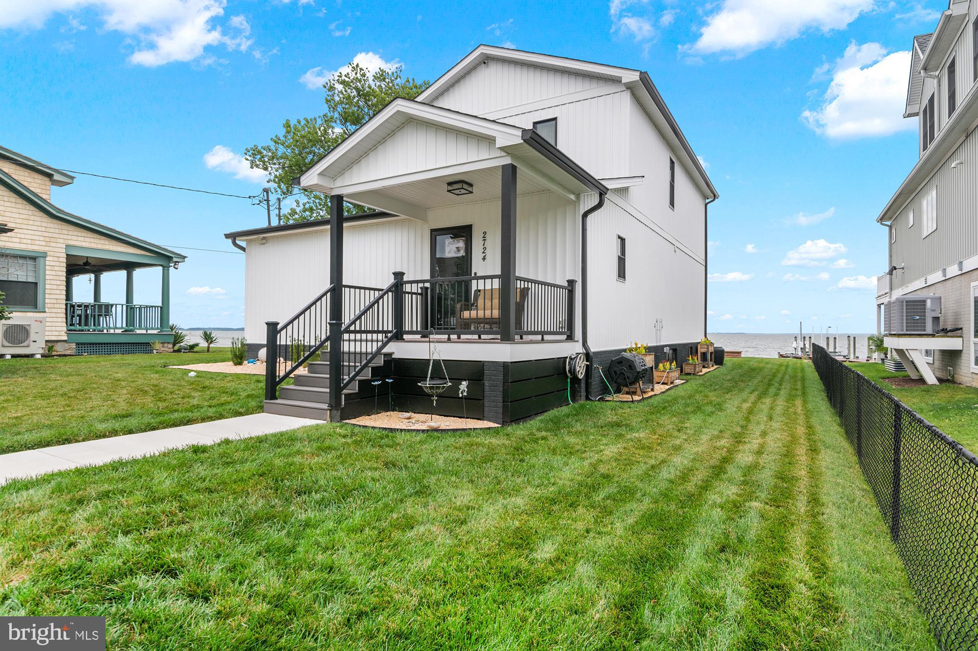 HOLLY NECK - Residential