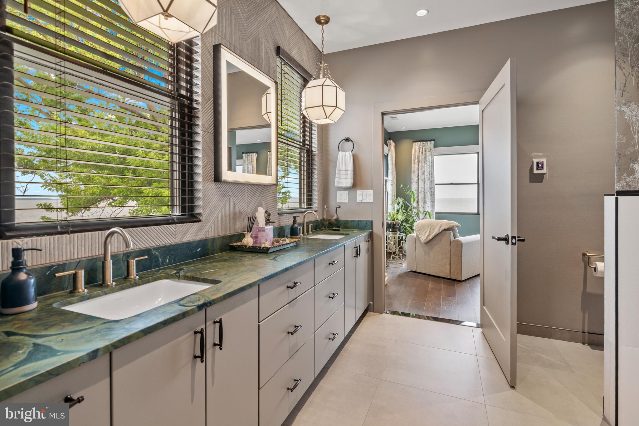 HOLLY NECK - Residential