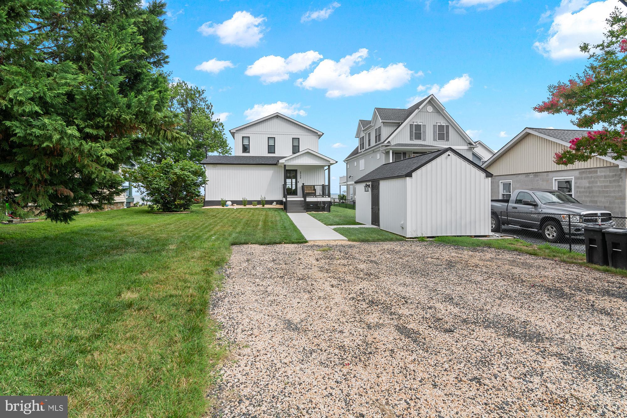 HOLLY NECK - Residential
