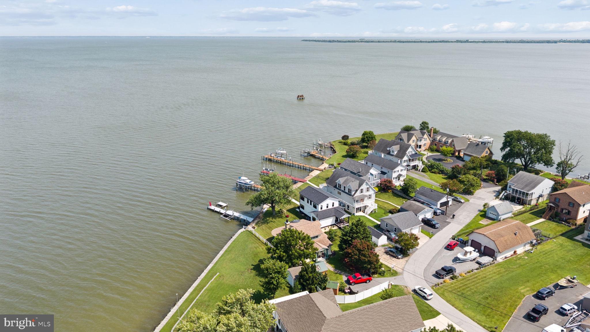 HOLLY NECK - Residential