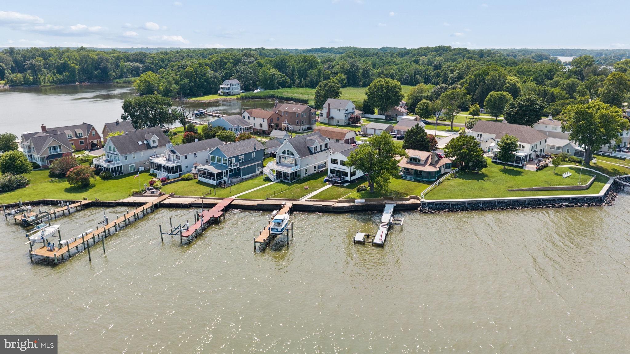 HOLLY NECK - Residential