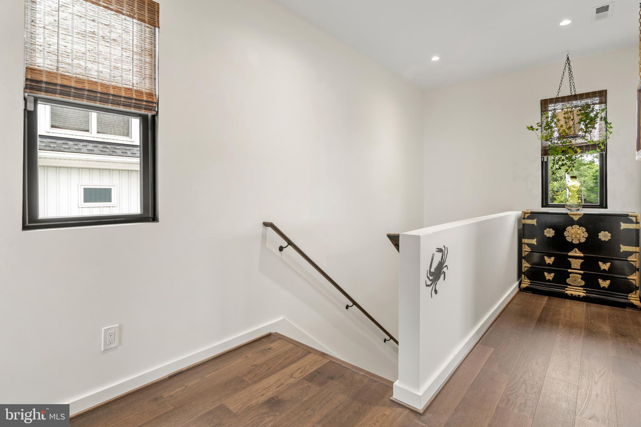 HOLLY NECK - Residential