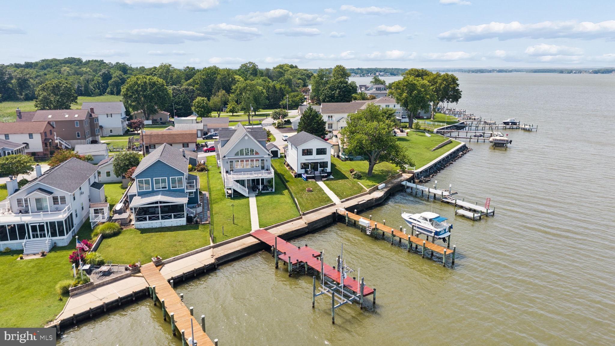 HOLLY NECK - Residential