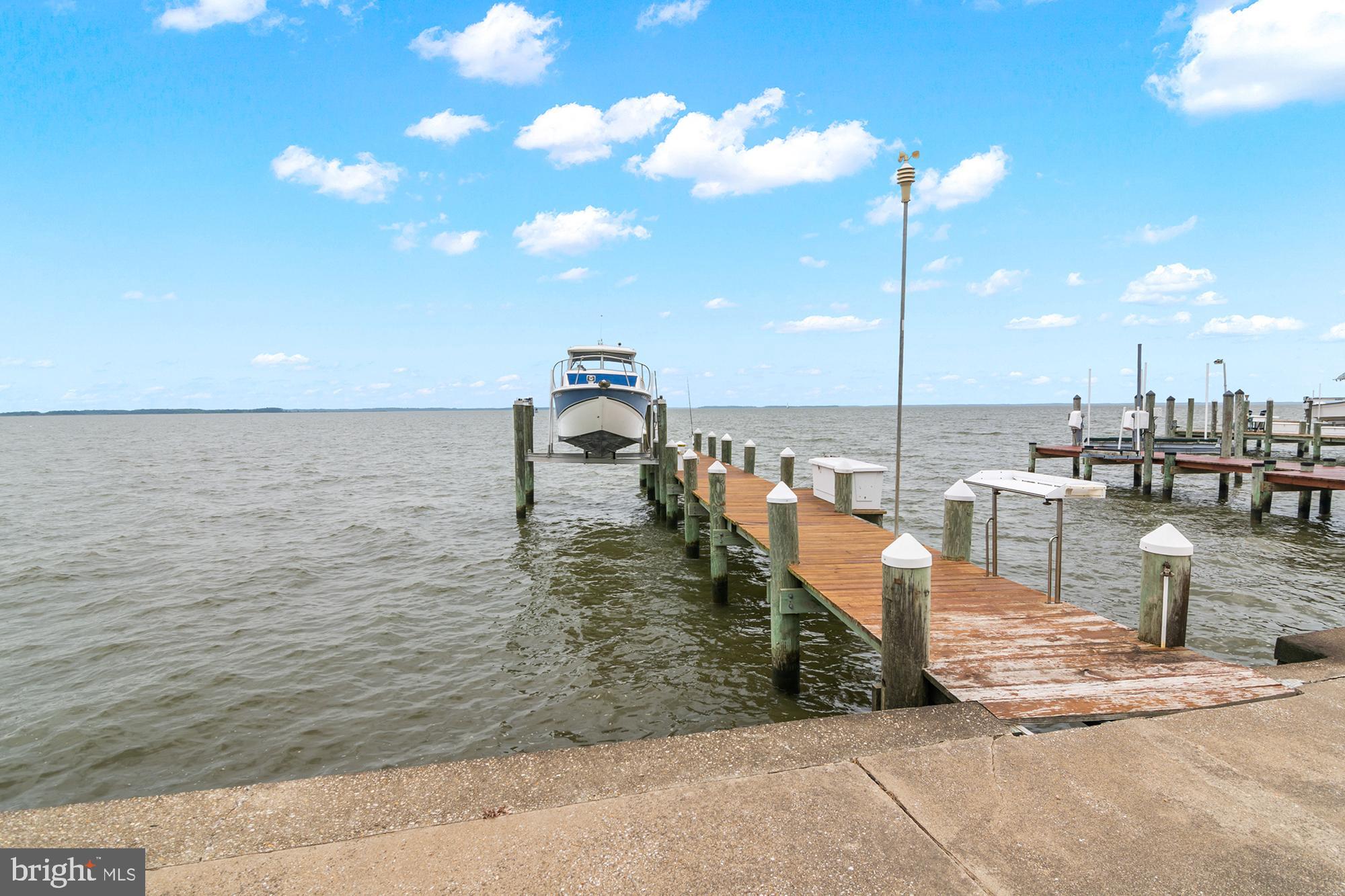 HOLLY NECK - Residential