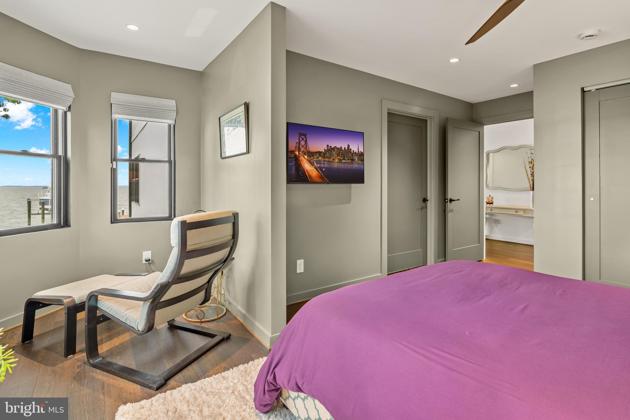 HOLLY NECK - Residential