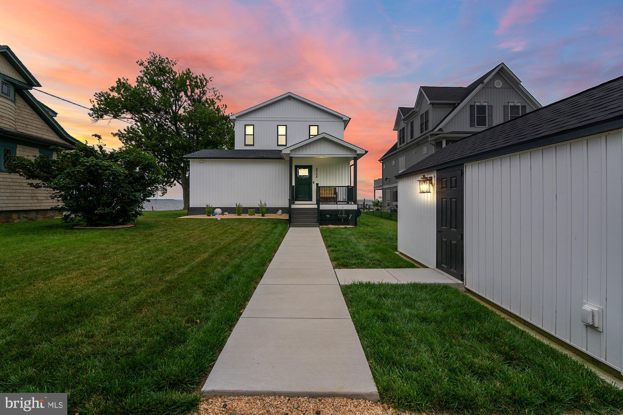 HOLLY NECK - Residential