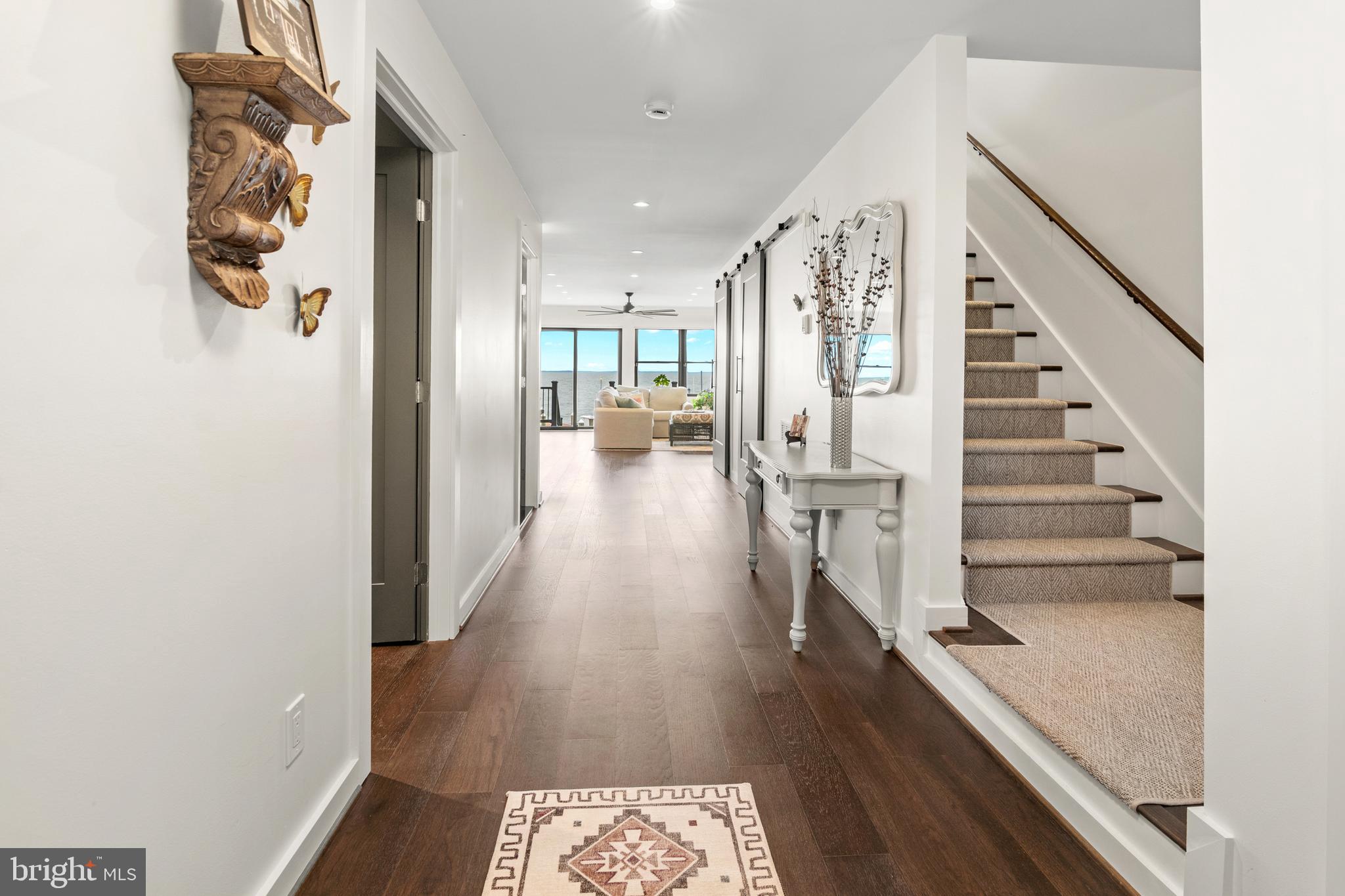 HOLLY NECK - Residential
