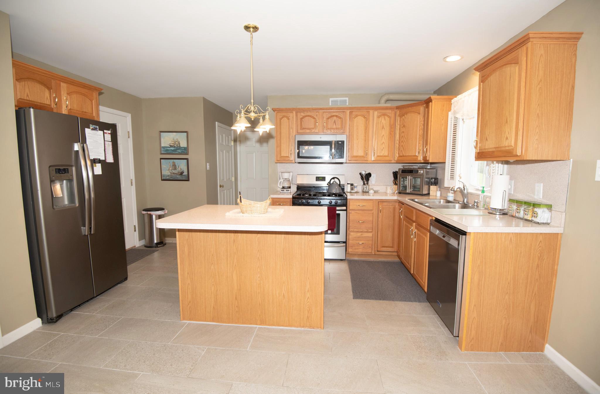 WINDSOR MANOR - Residential