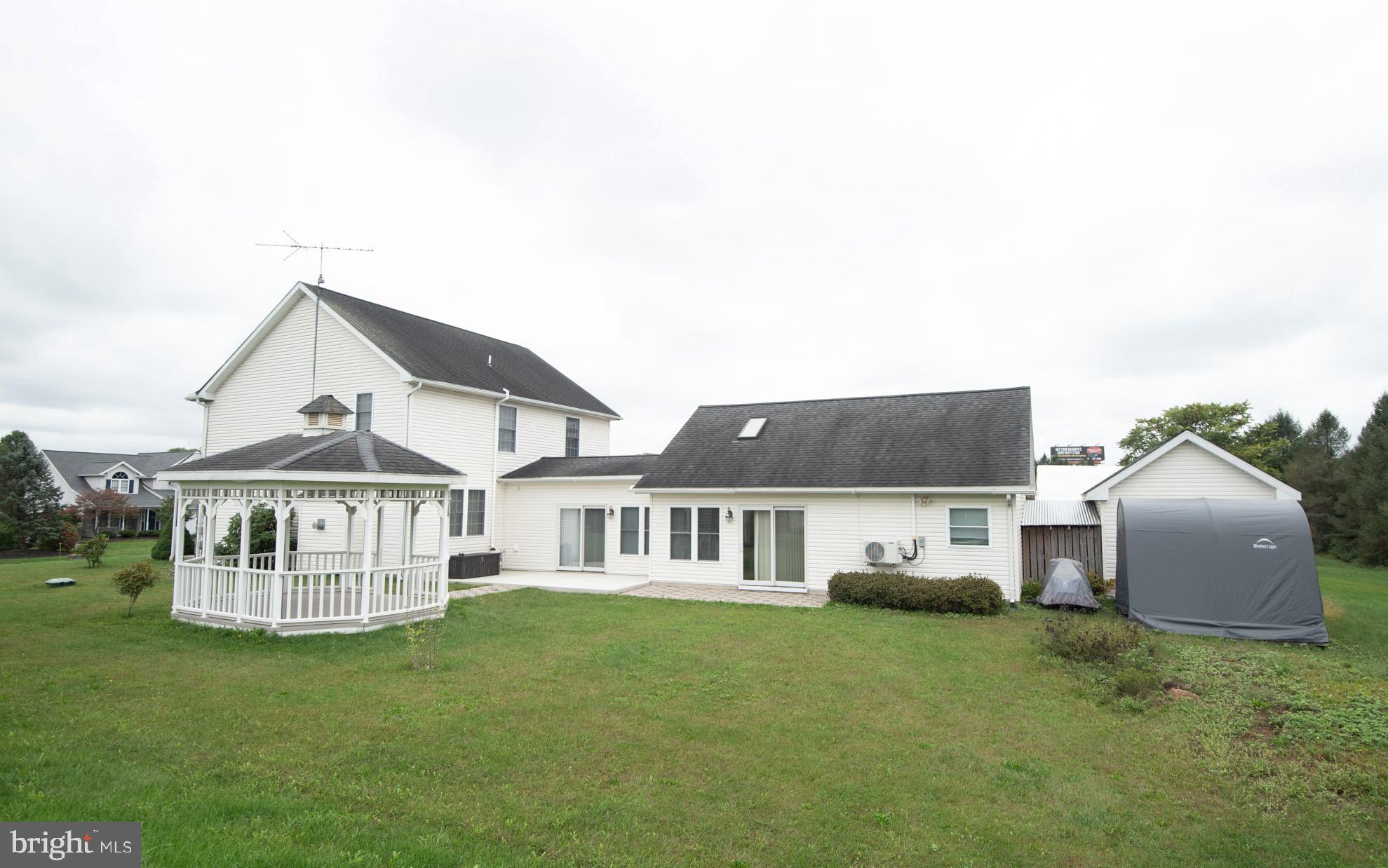 WINDSOR MANOR - Residential