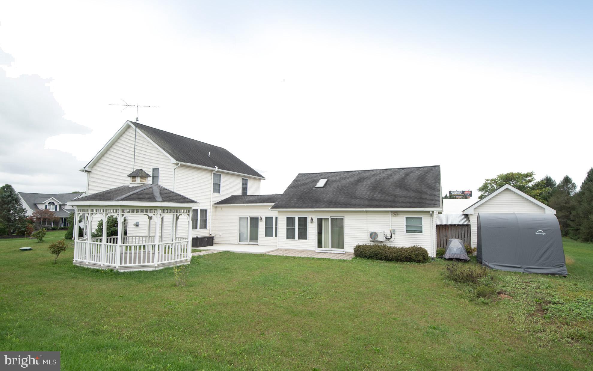 WINDSOR MANOR - Residential