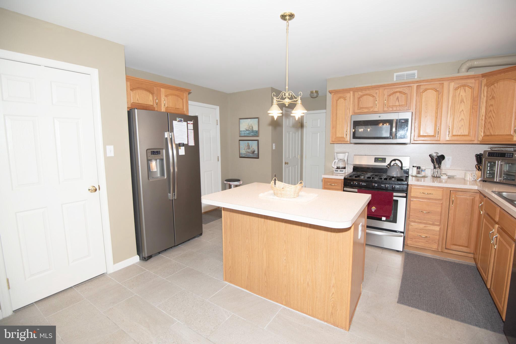 WINDSOR MANOR - Residential
