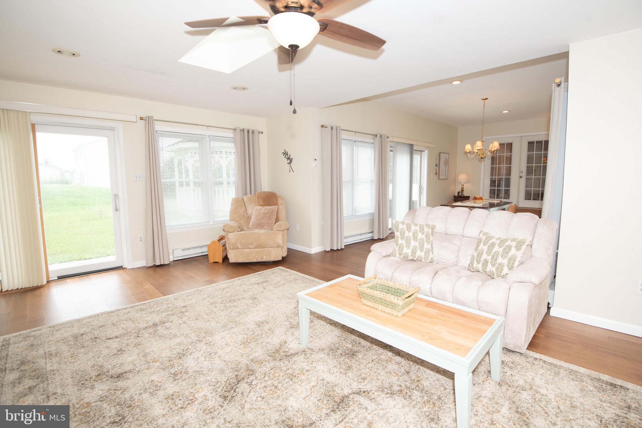 WINDSOR MANOR - Residential