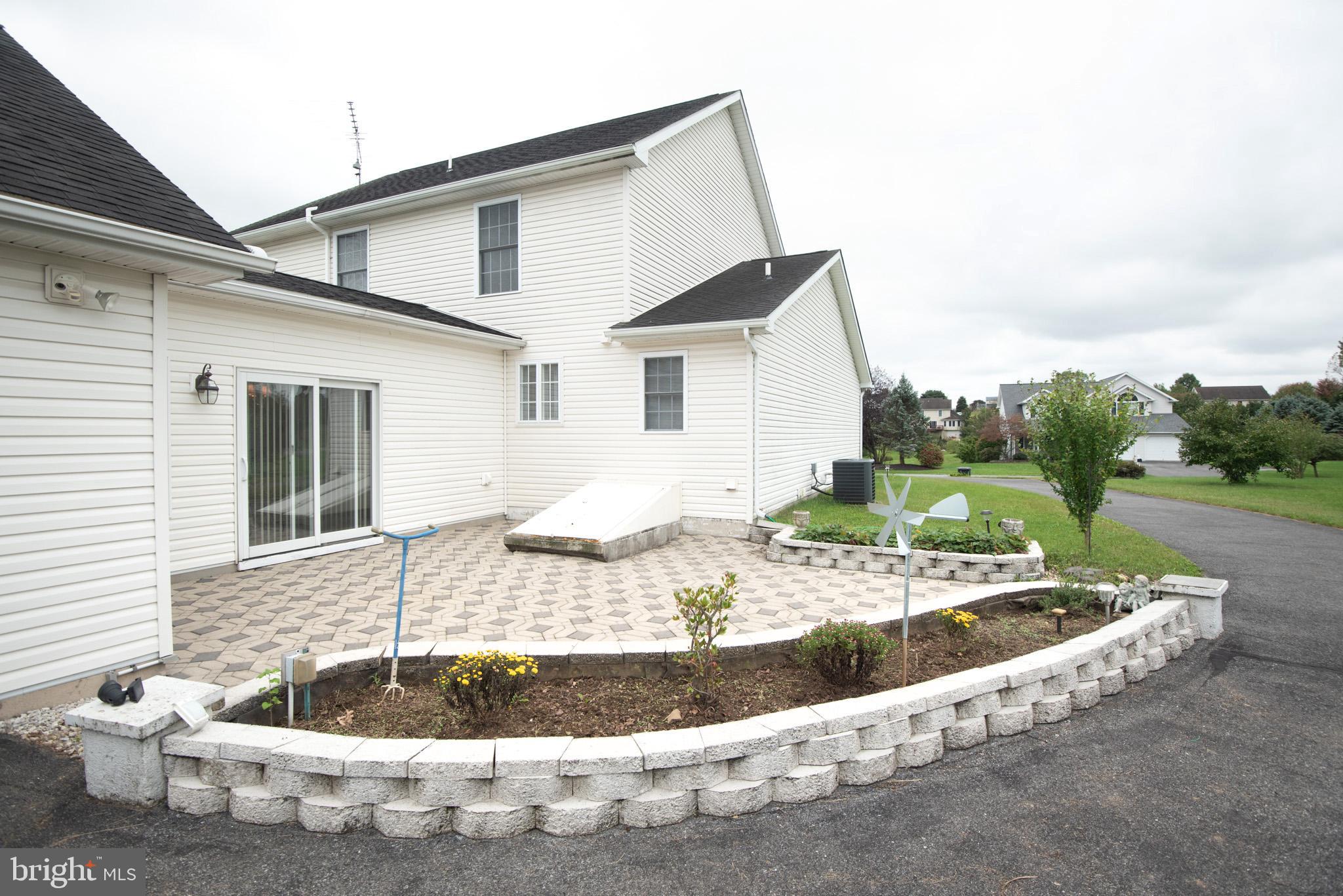 WINDSOR MANOR - Residential