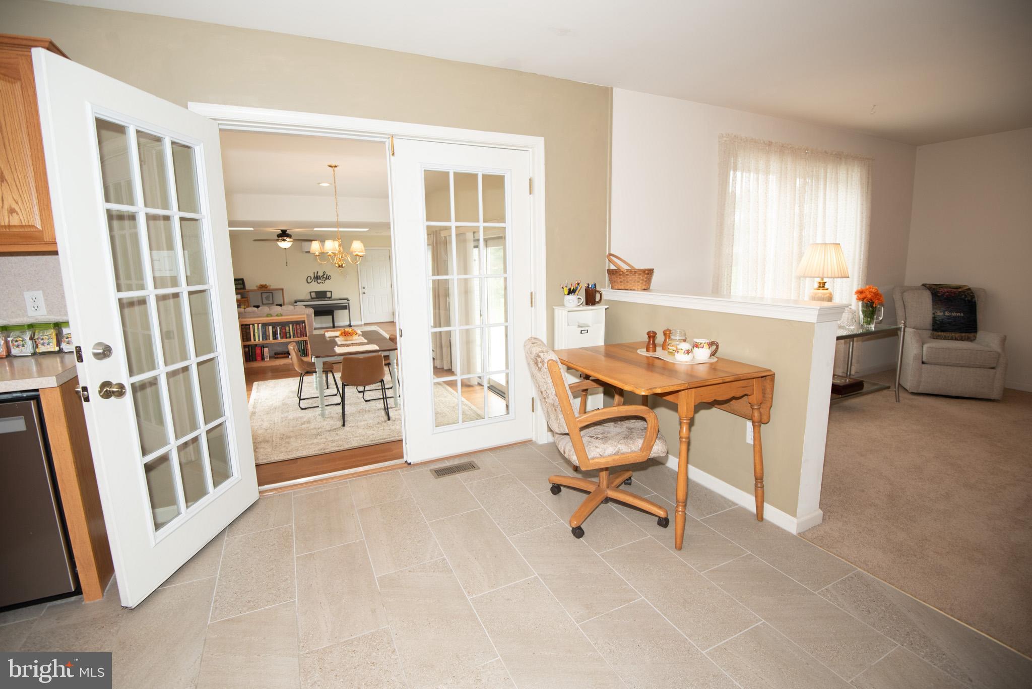 WINDSOR MANOR - Residential