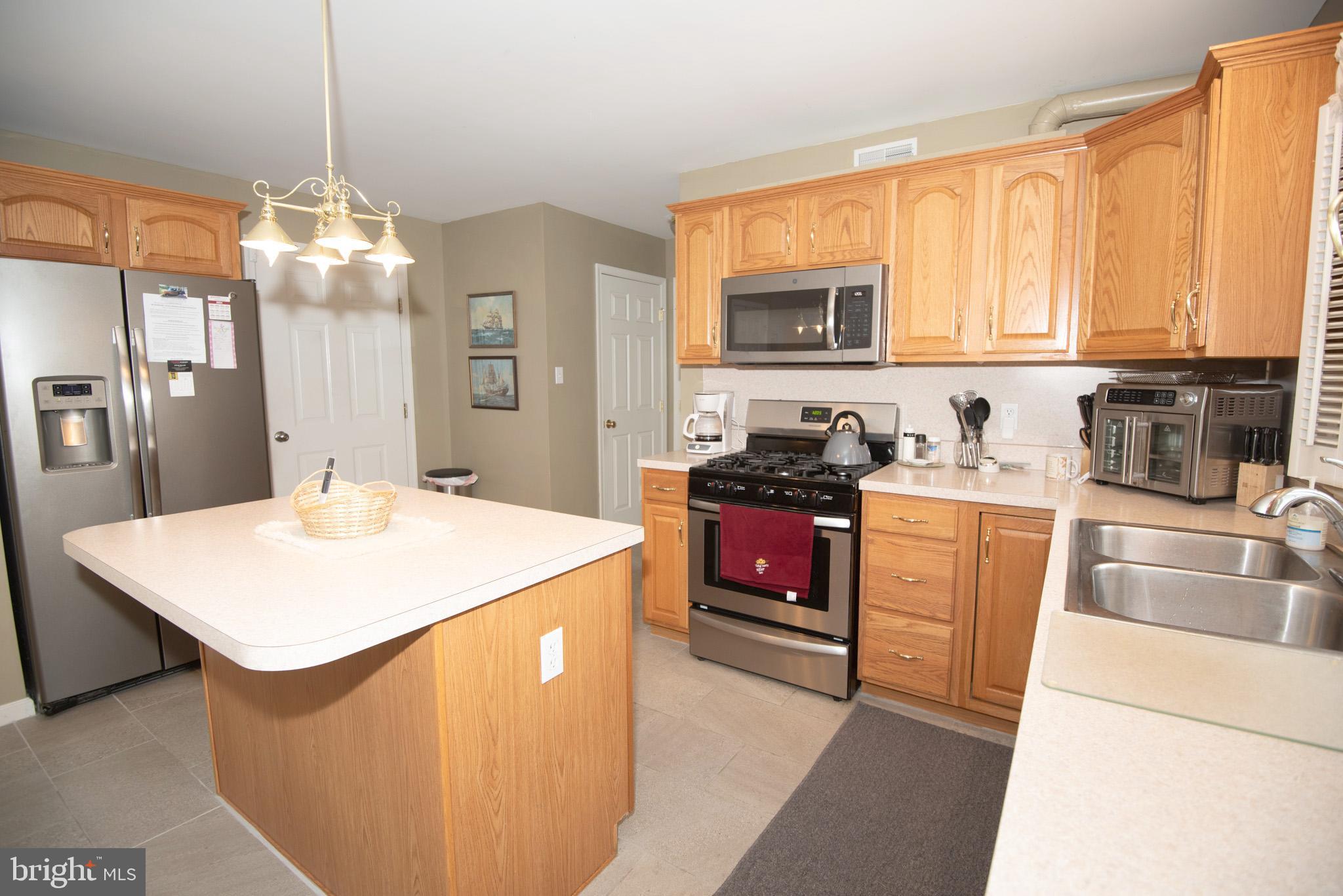 WINDSOR MANOR - Residential