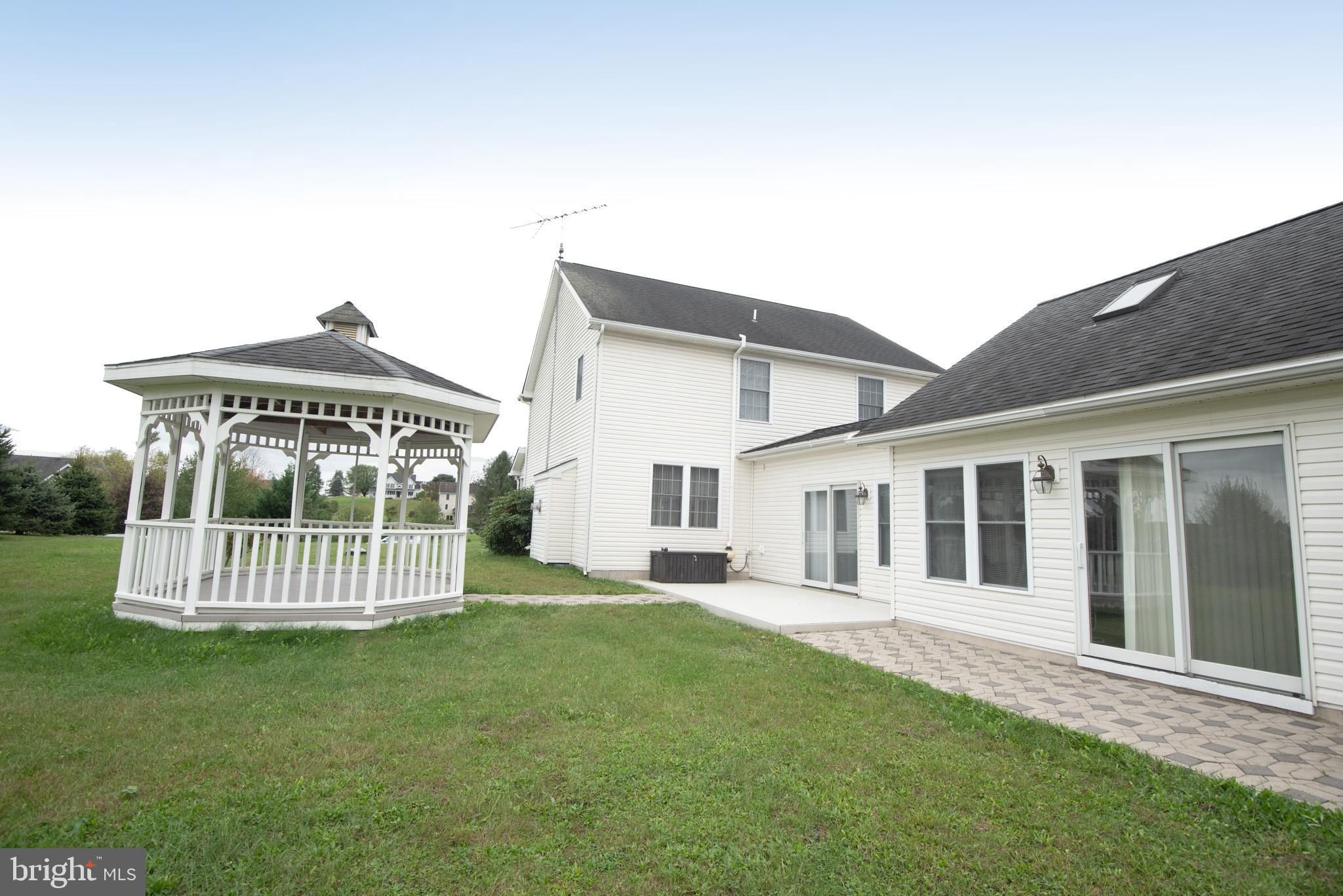 WINDSOR MANOR - Residential