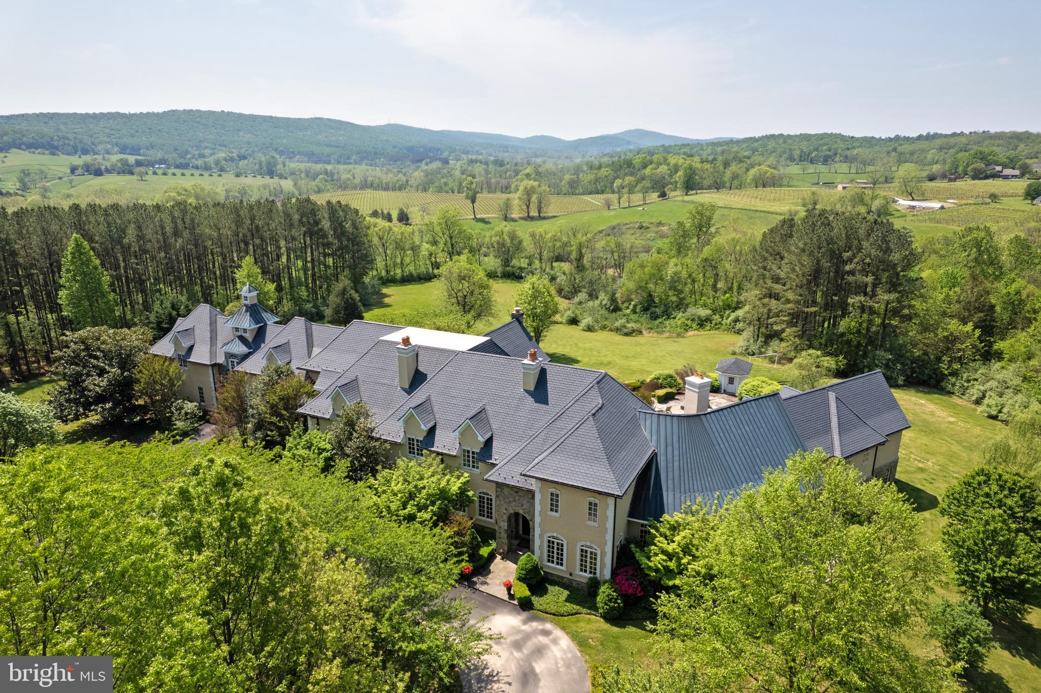 JAHNKE & DICKSON - Residential