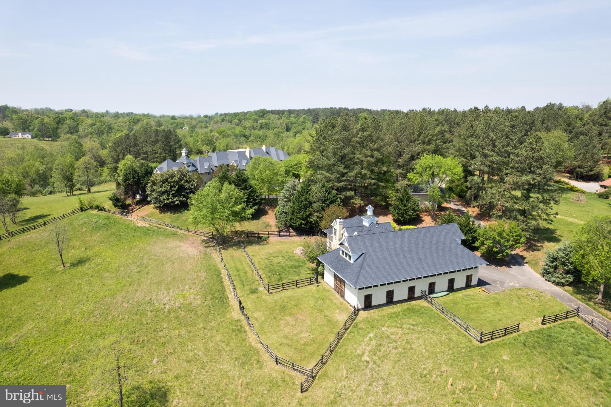 JAHNKE & DICKSON - Residential