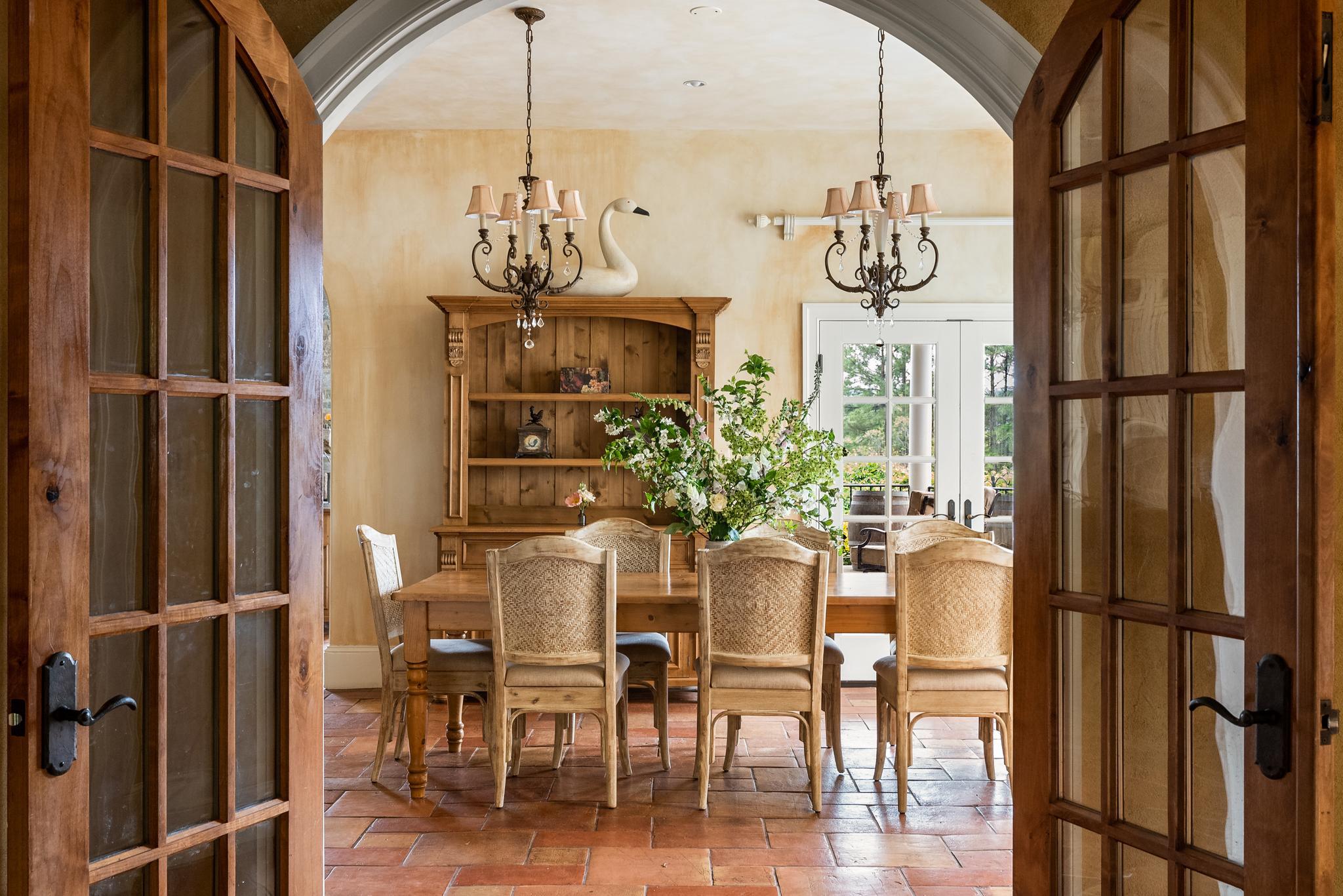 JAHNKE & DICKSON - Residential