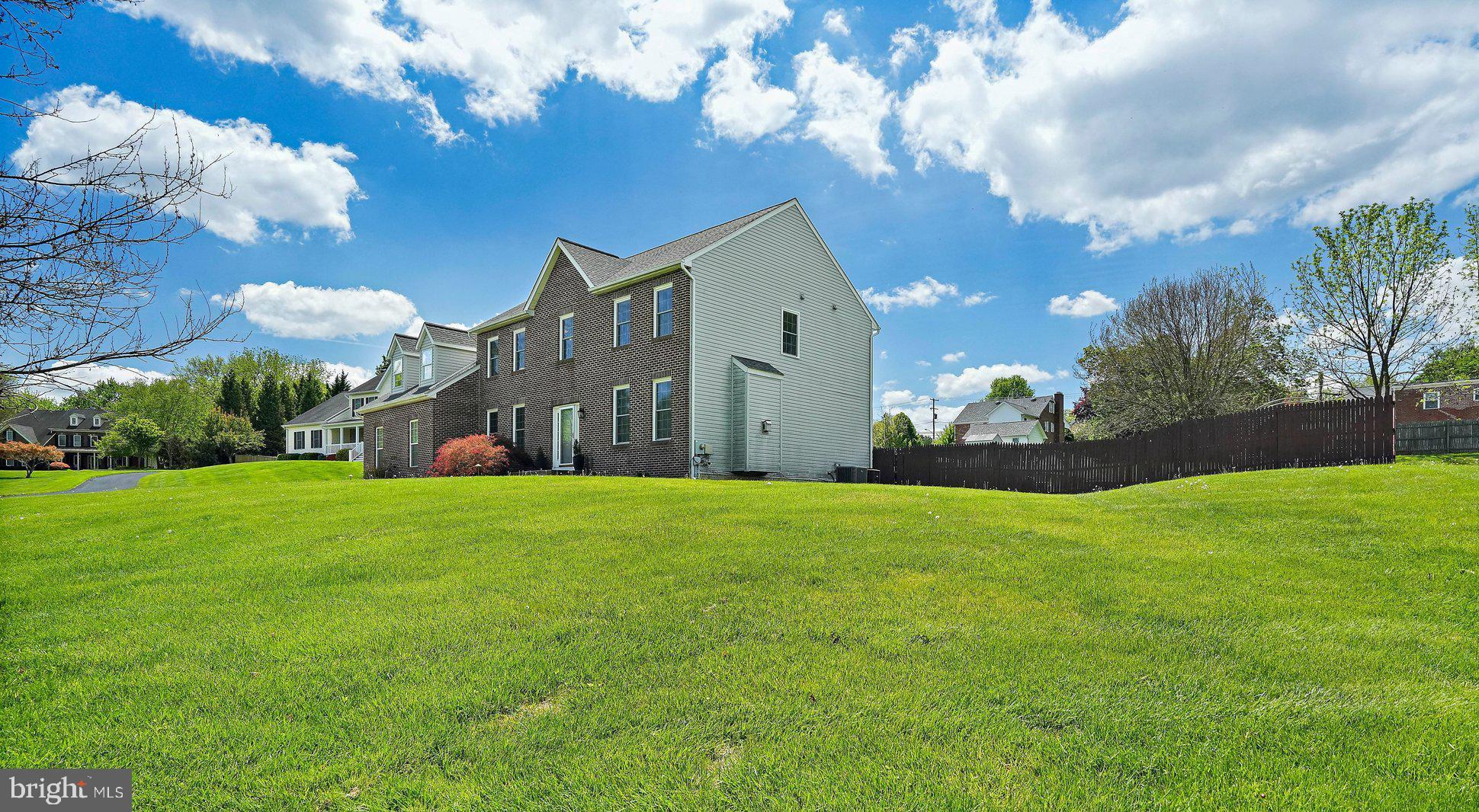 WOODFIELD ESTATES - Residential