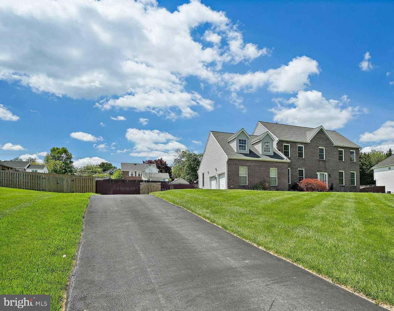 WOODFIELD ESTATES - Residential