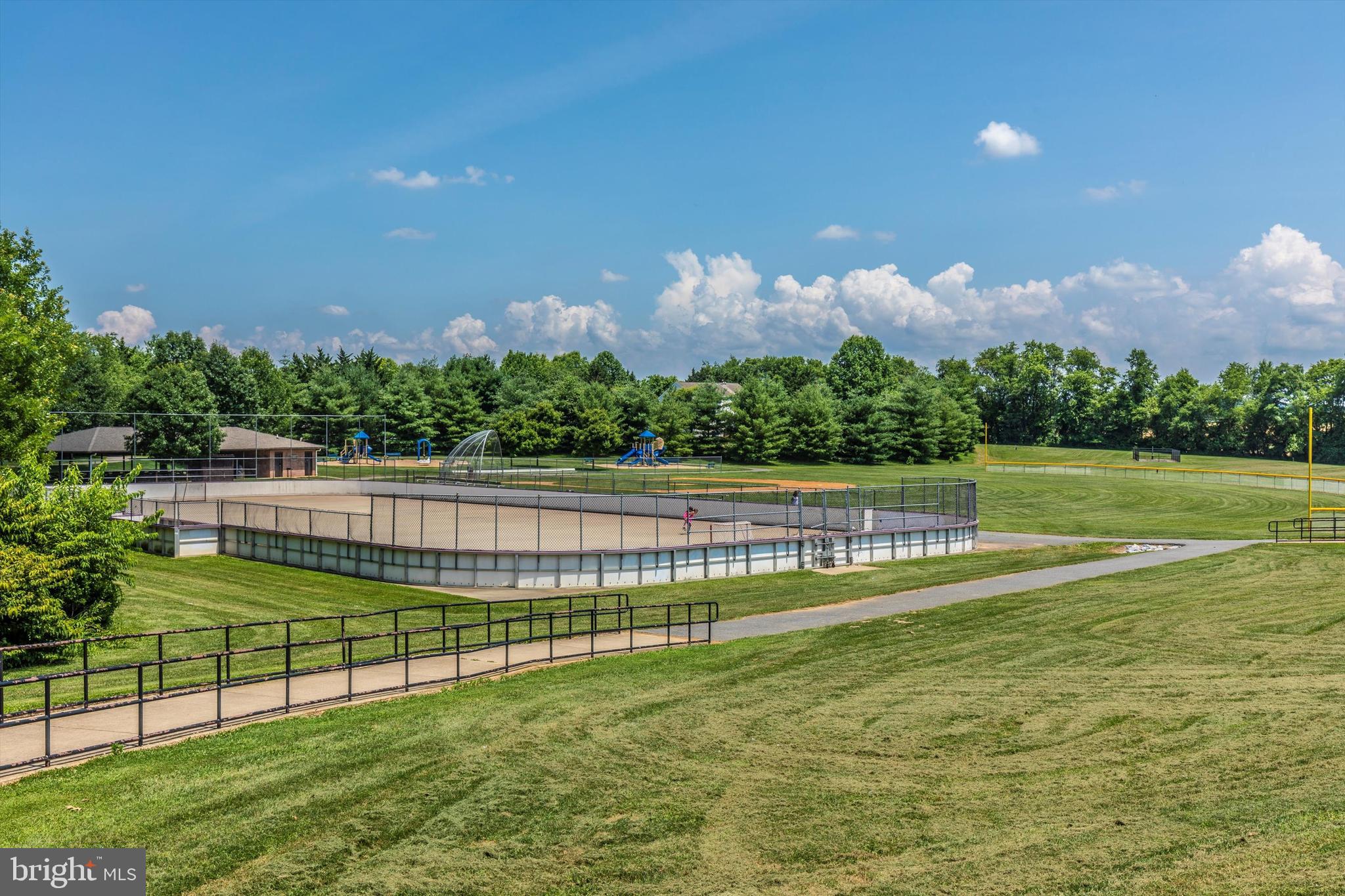 FREDERICKTOWNE VILLAGE - Residential