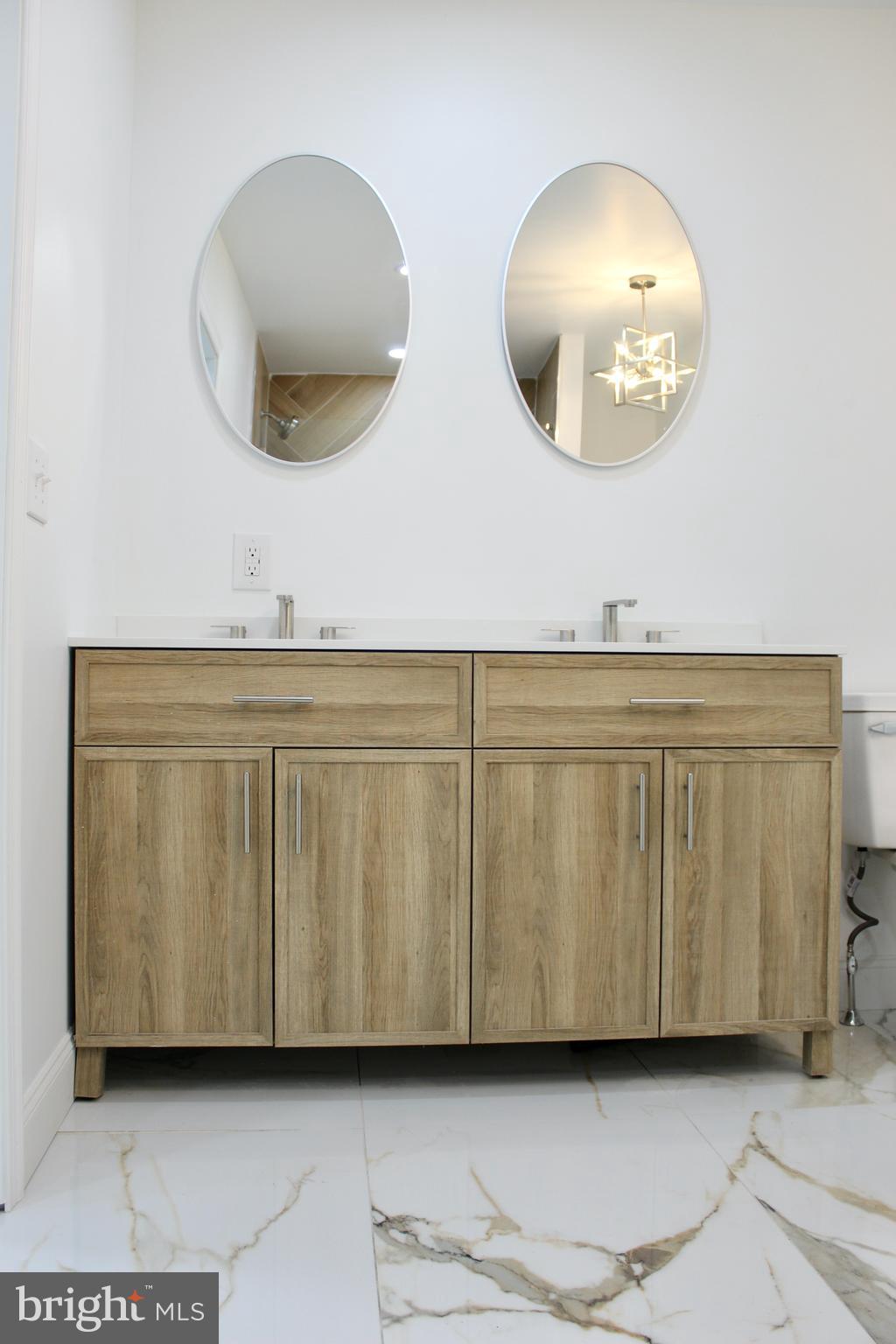 SOUTH LANCASTER - Residential