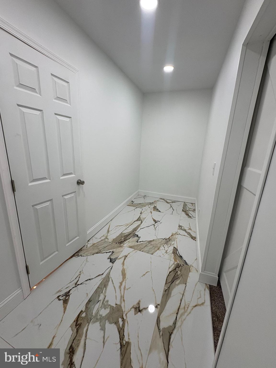 SOUTH LANCASTER - Residential