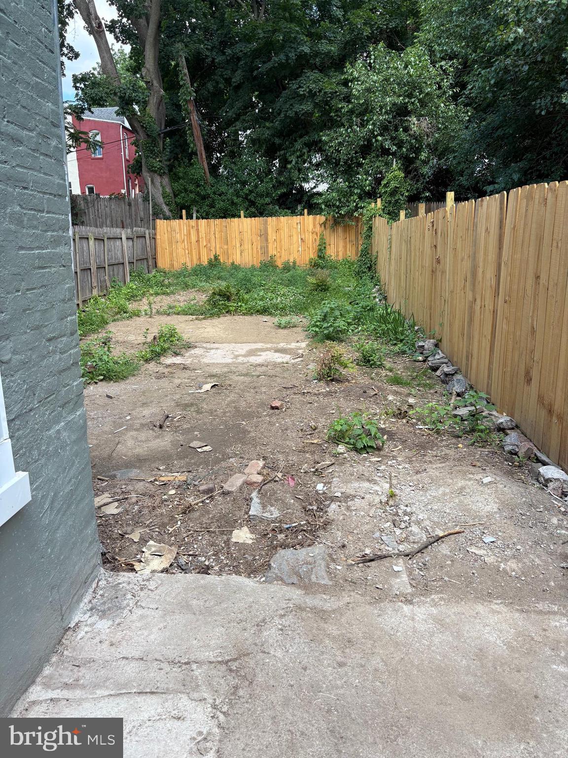 SOUTH LANCASTER - Residential