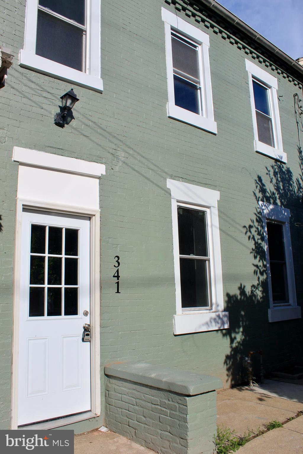 SOUTH LANCASTER - Residential