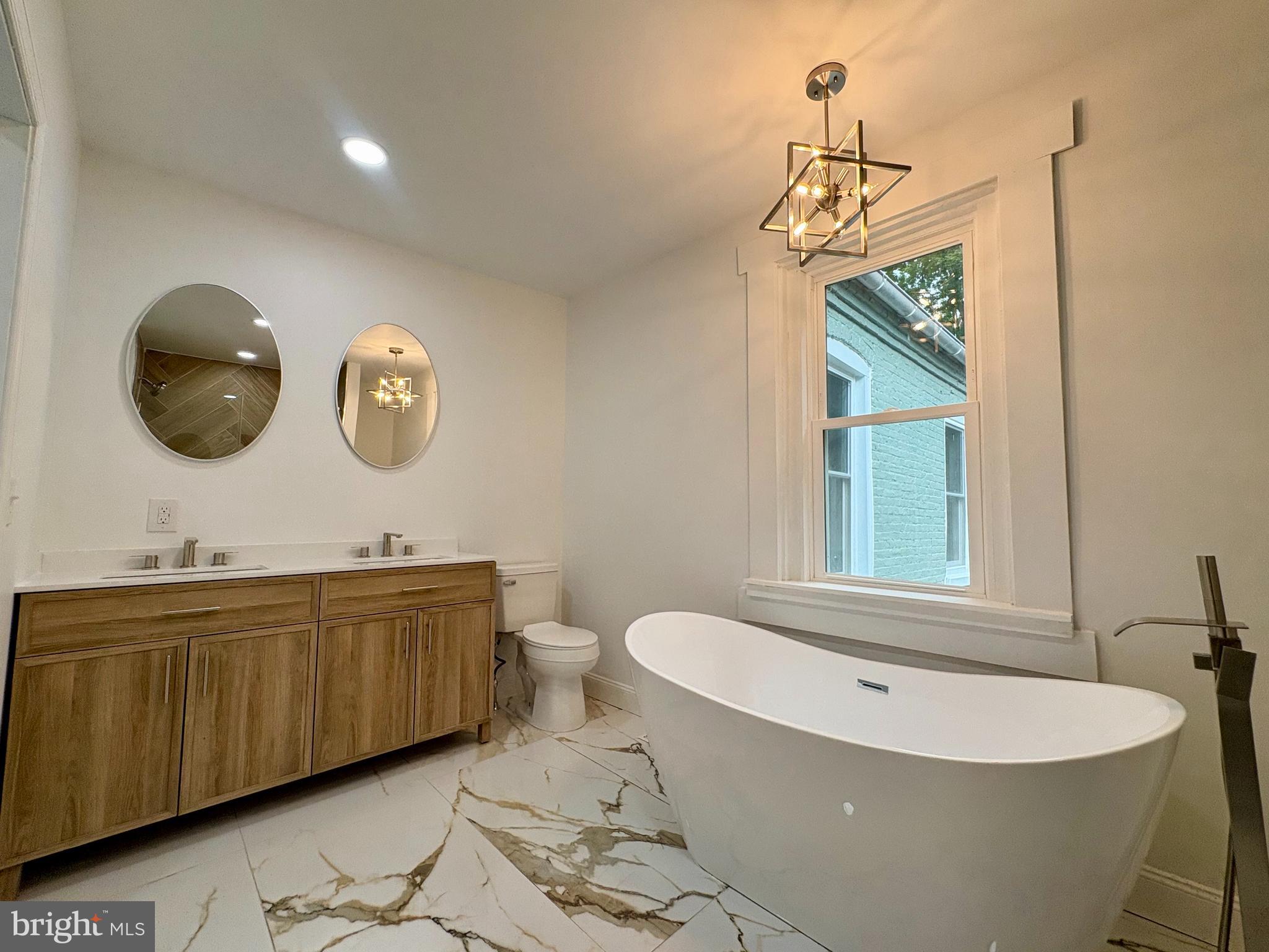SOUTH LANCASTER - Residential