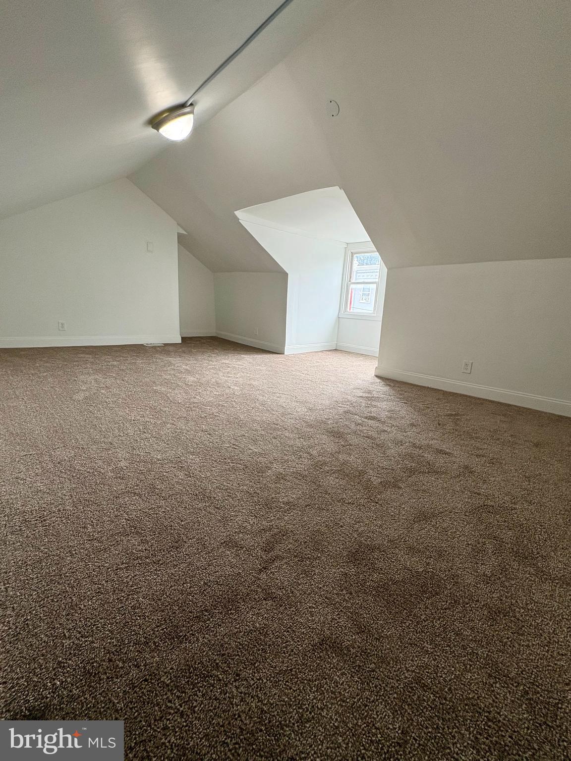 SOUTH LANCASTER - Residential