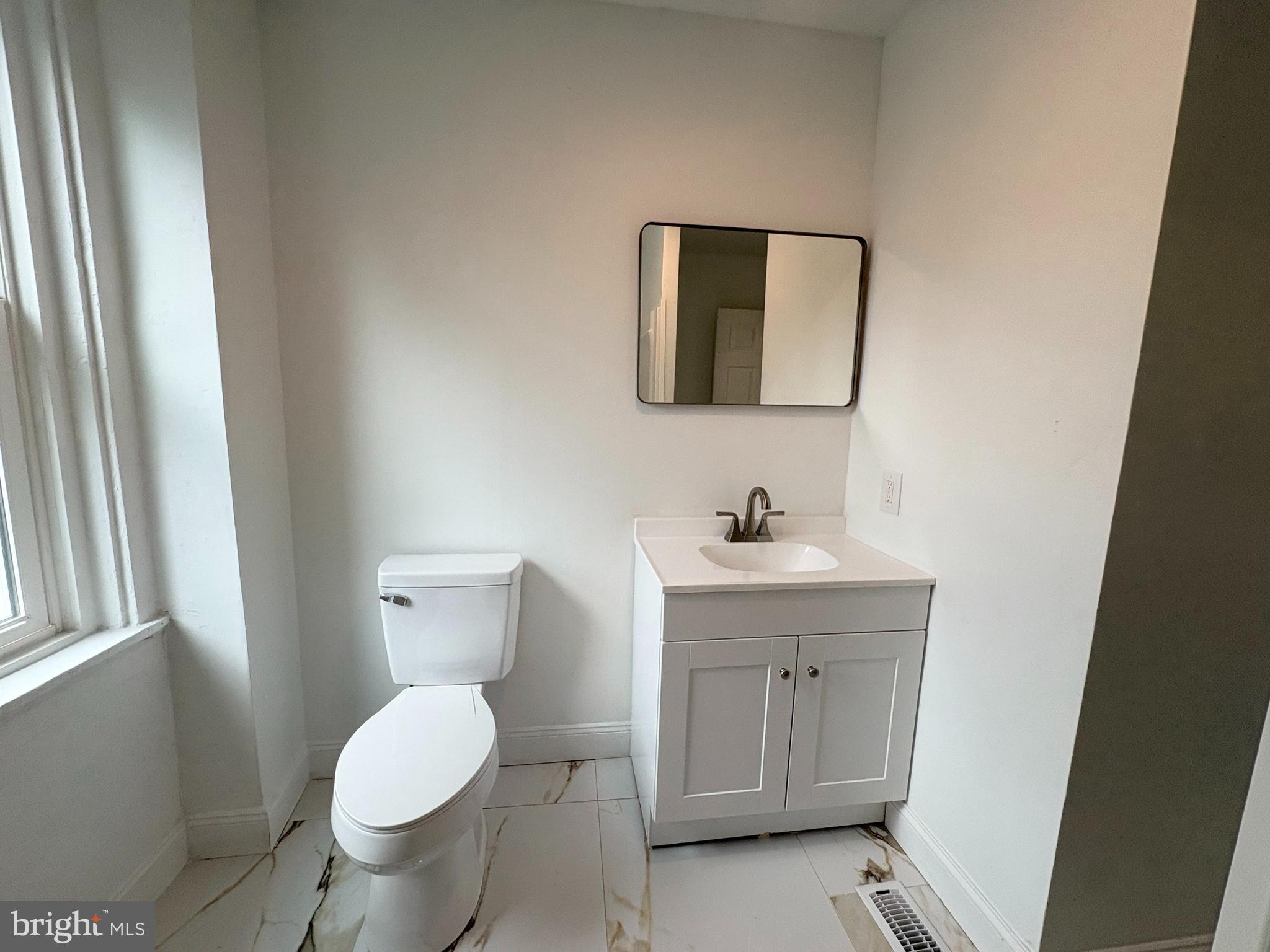 SOUTH LANCASTER - Residential