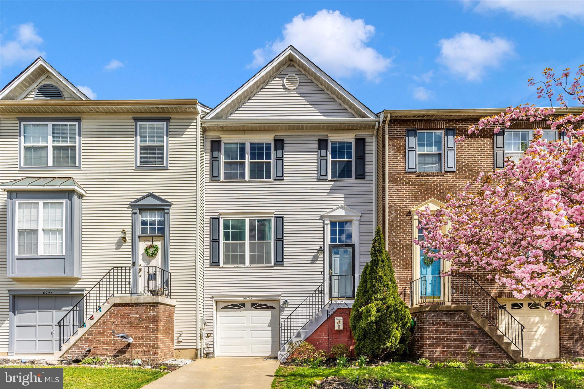 SPRING RIDGE - Residential