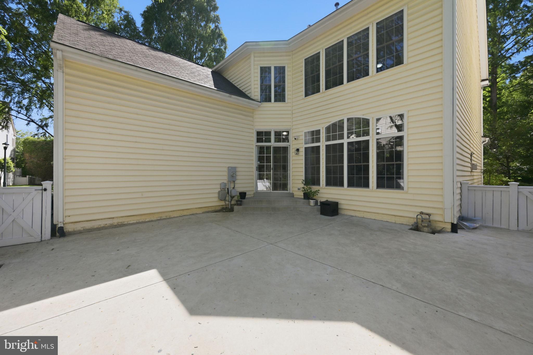 KING FARM WATKINS POND - Residential