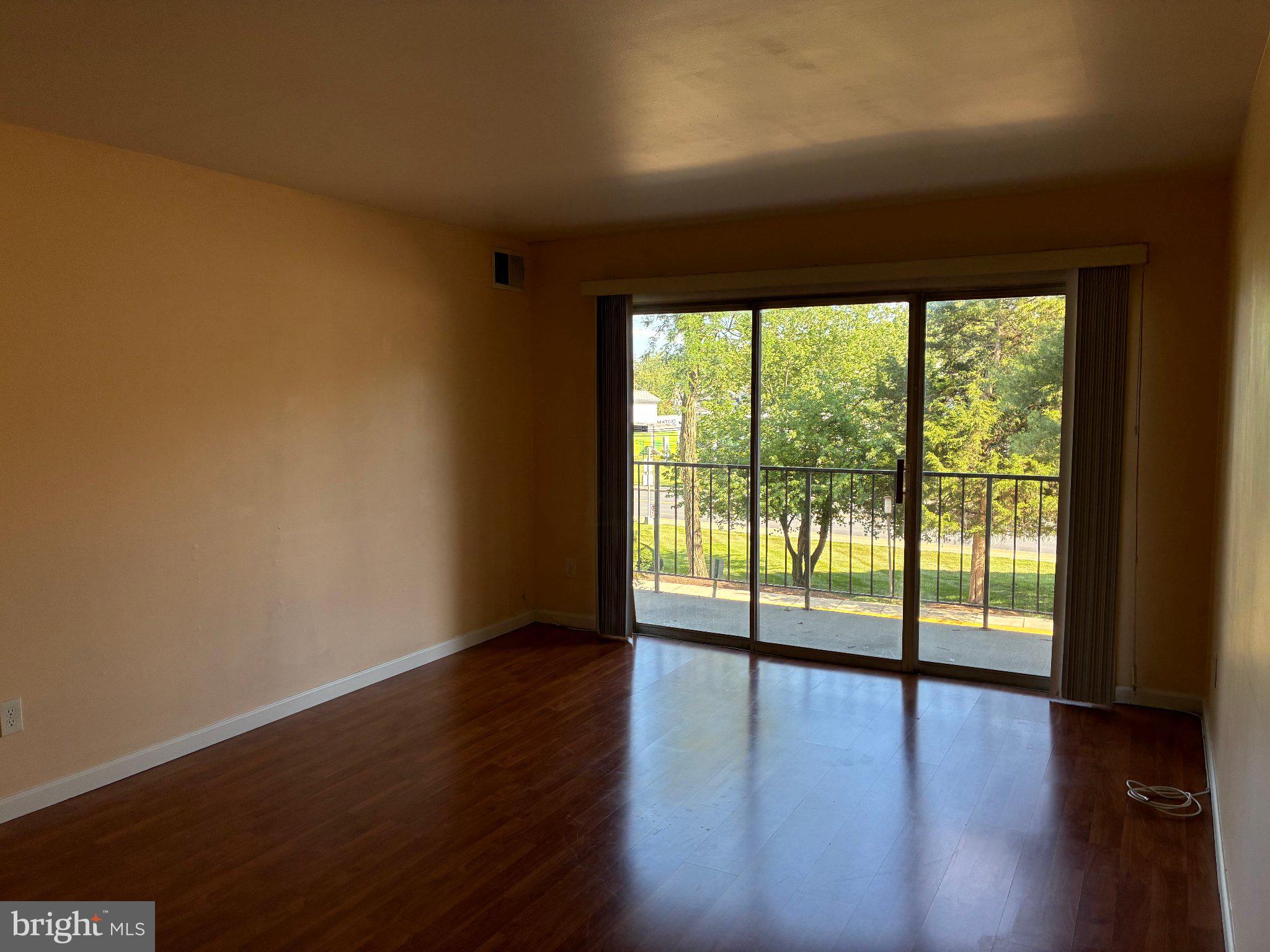 WALNUT GROVE - Residential
