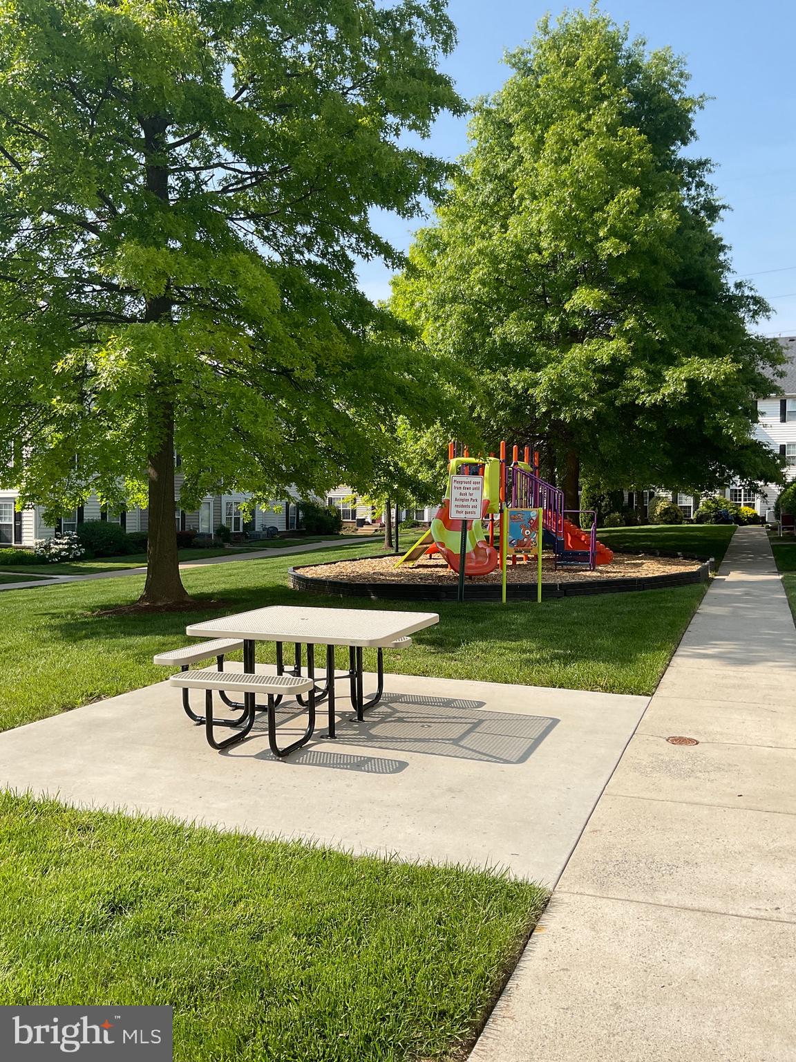 AVINGTON PARK - Residential Lease