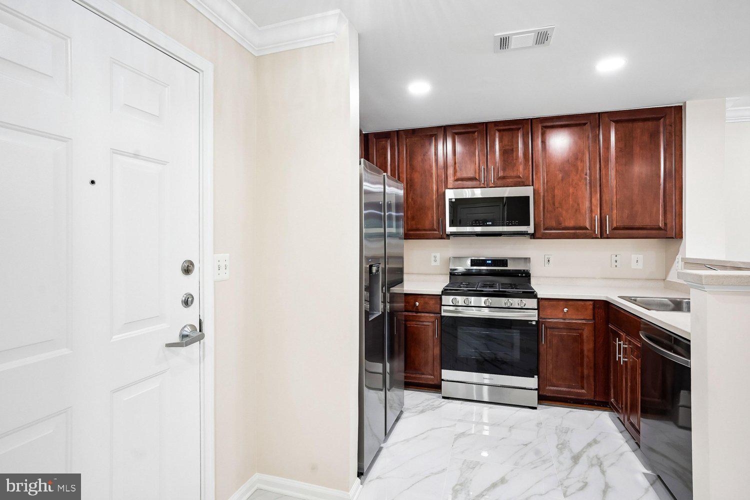 MARKET STREET AT TOWN CENTER - Residential