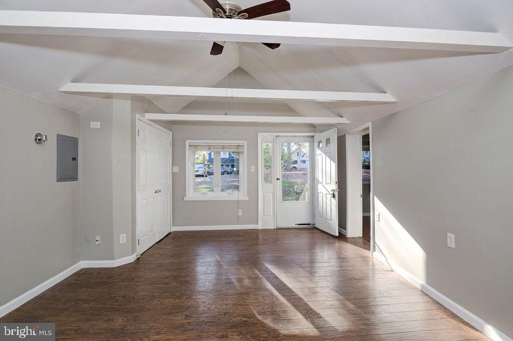 FEASTERVILLE - Residential Lease
