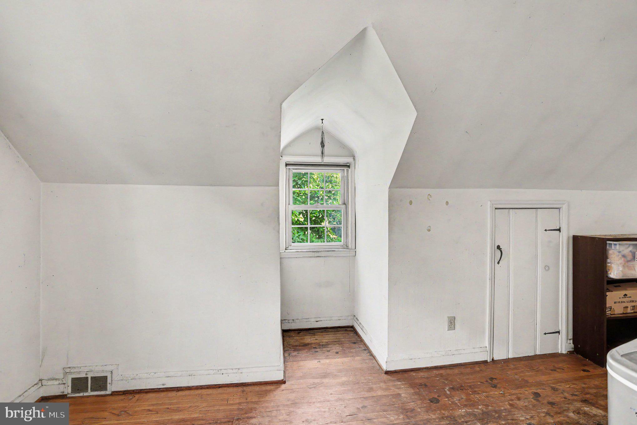 EAST KENWOOD PARK - Residential