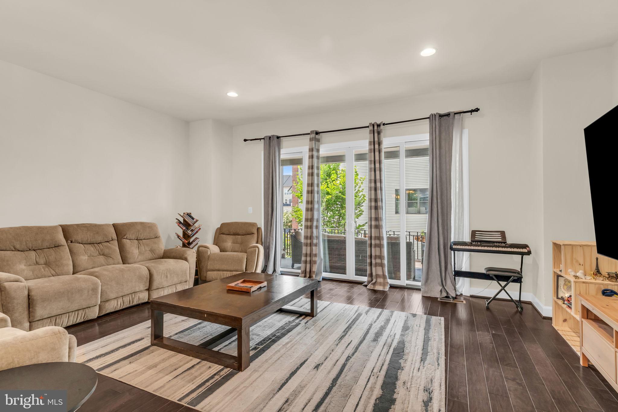BRAMBLETON TOWN CENTER - Residential