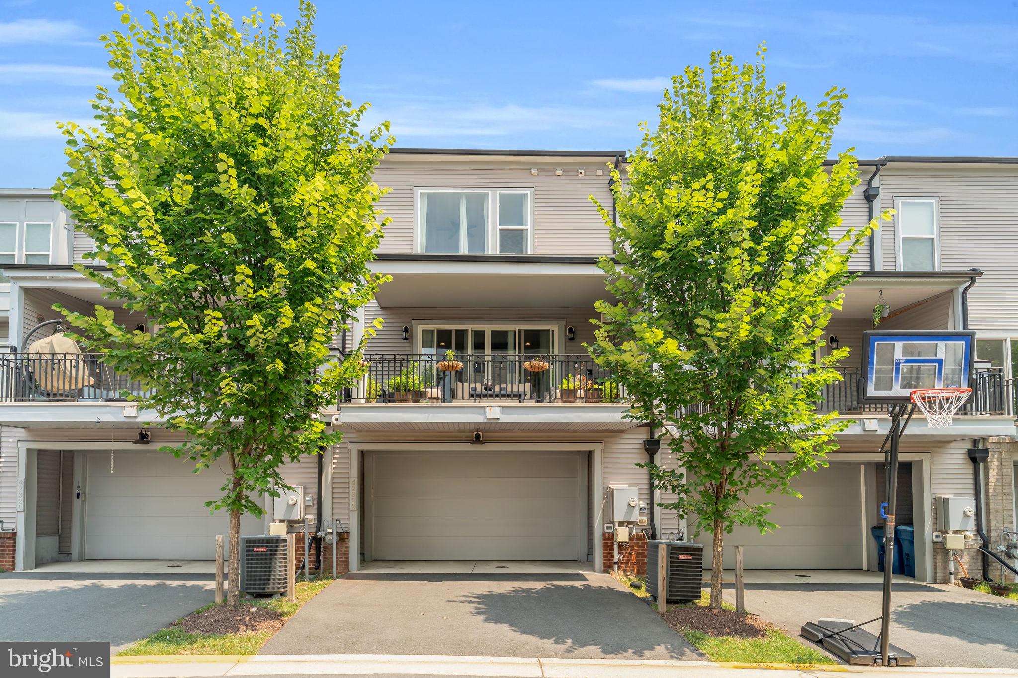 BRAMBLETON TOWN CENTER - Residential