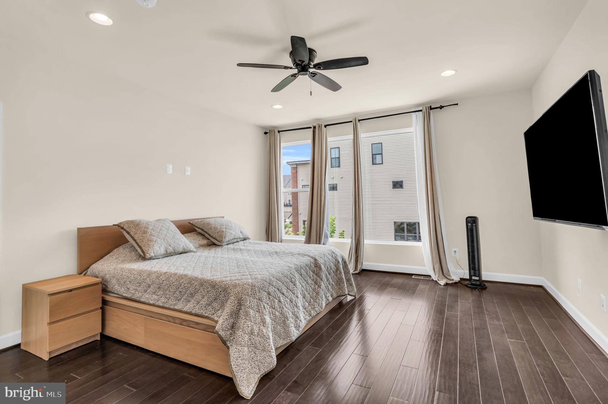 BRAMBLETON TOWN CENTER - Residential