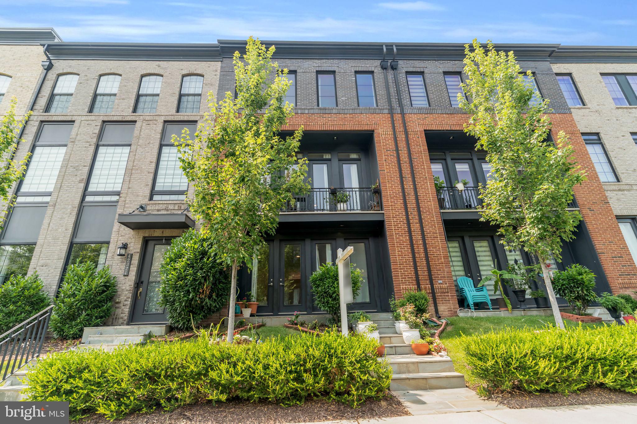 BRAMBLETON TOWN CENTER - Residential